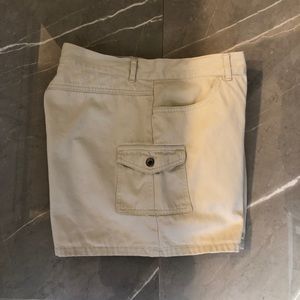 GAP women’s shorts with cargo pockets